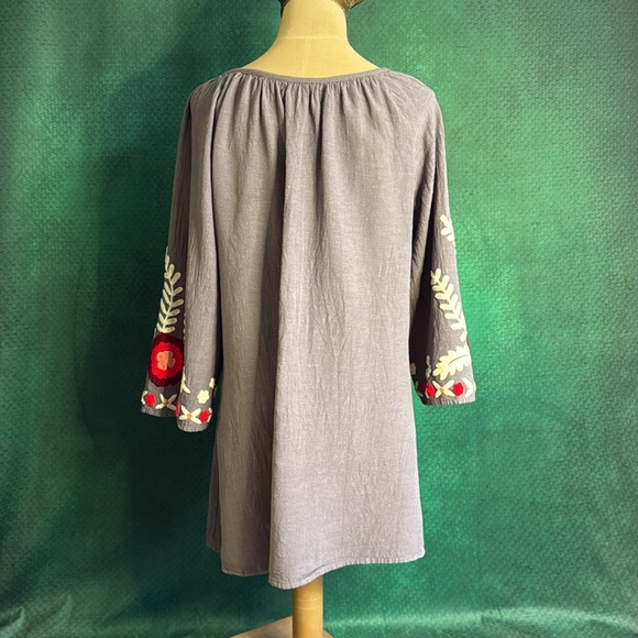 Embroidered tunic from Angel Heart Boutique - Picture 5 of 8